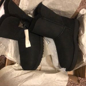 Brand new short black uggs